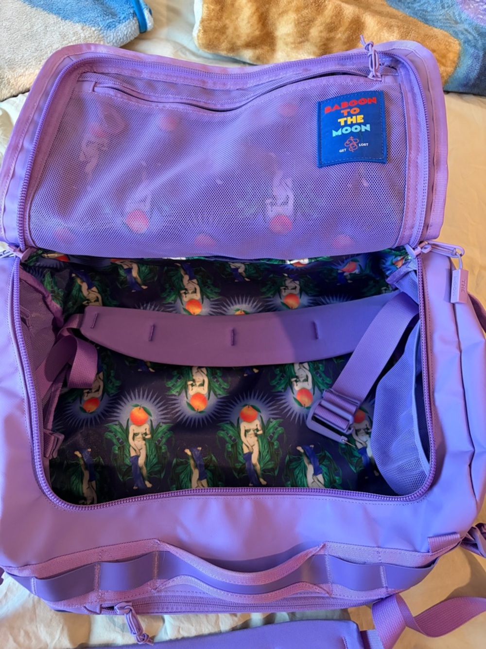 Baboon to the Moon 32L Bag with Adjustable Backpack Straps